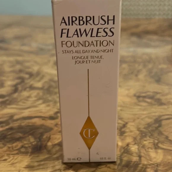 Charlotte Tilbury Airbrush Flawless Foundation - Cream 7.5 Warm/Chaud New in Box